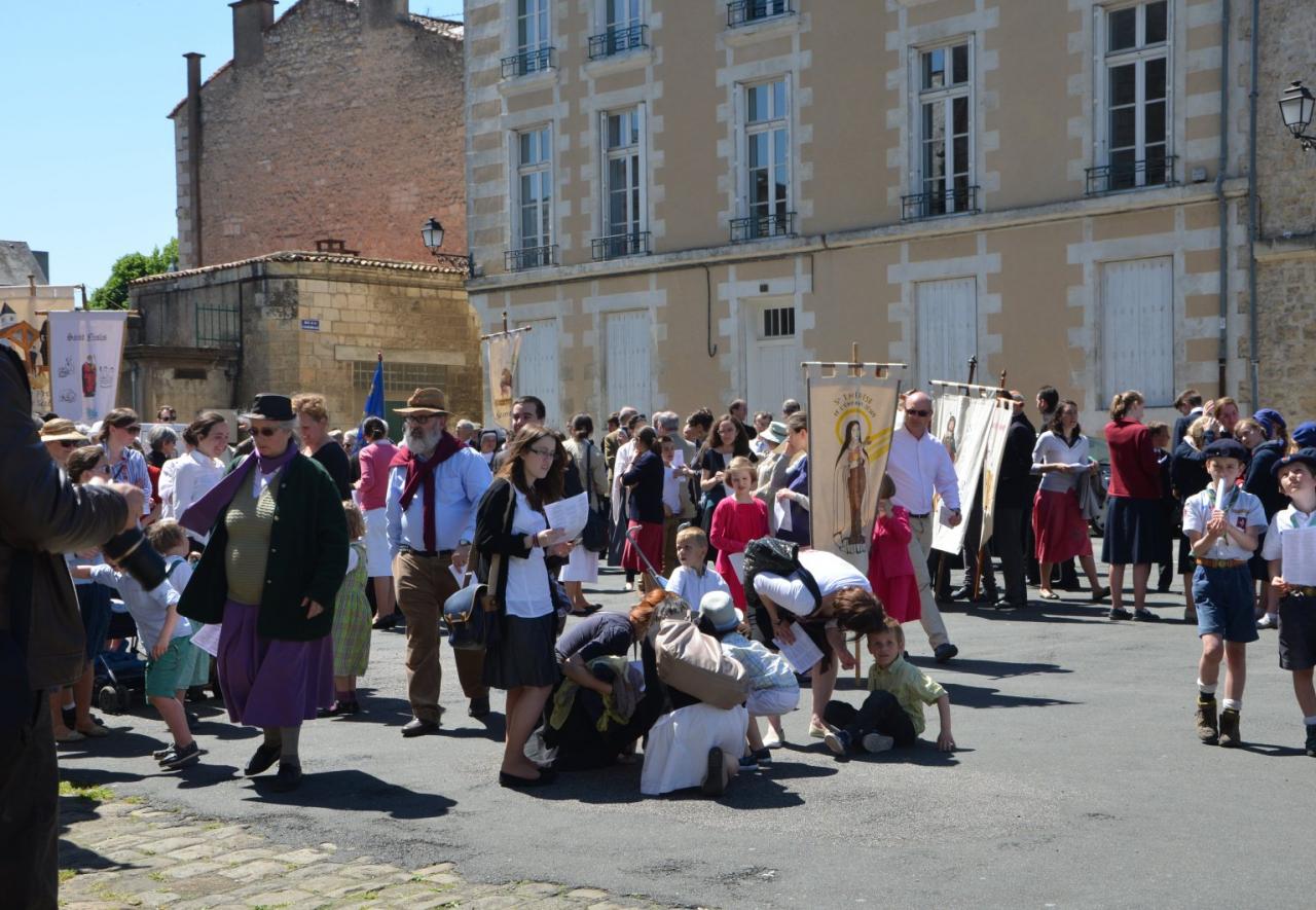 Défilé dans Poitiers 10 mai
